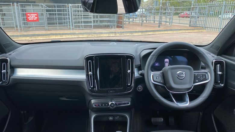 Volvo XC40 2.0 B3P Plus Black Edition 5dr Auto Petrol Estate